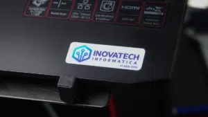 Adesivo-Policarbonato-Inovatec